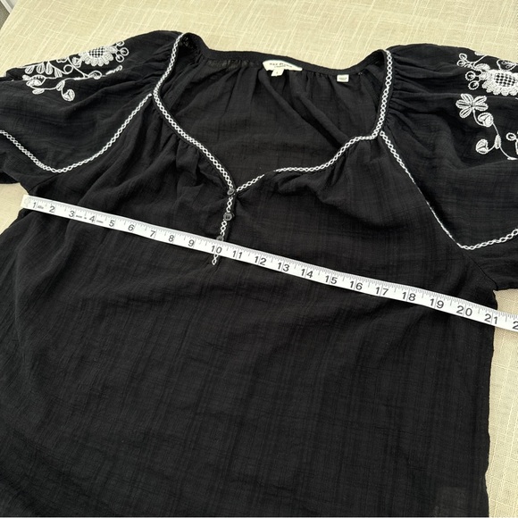 Max Studio Bubble Sleeve Embroidered Blouse Black Top Size Large - Picture 5 of 9
